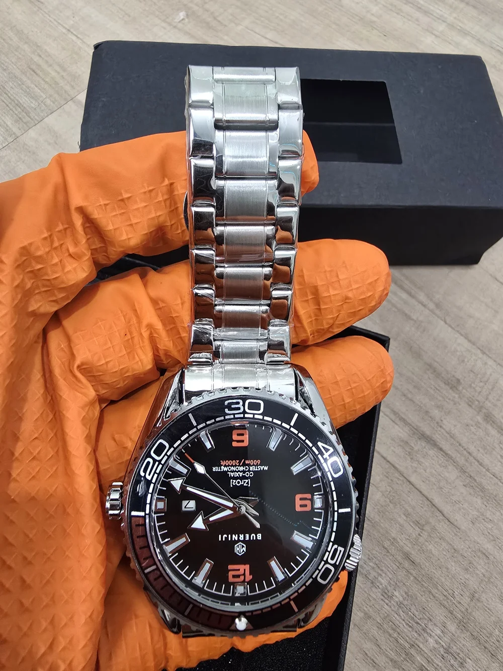 Stainless Steel Men's Dive Watch - Black Dial with Orange Accents.Authomatic